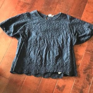 Navy blue eye lit gap shirt